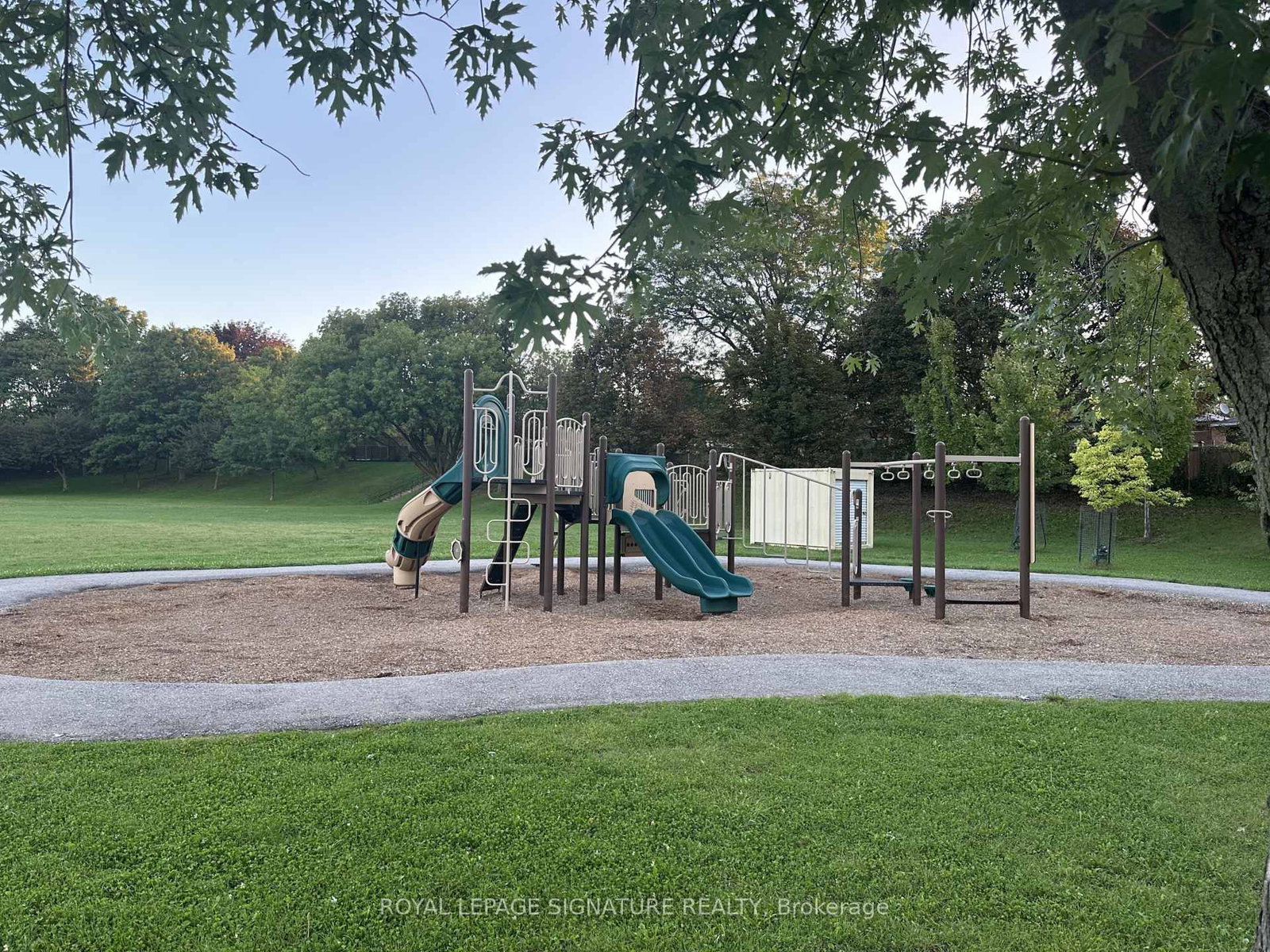 73 Castlegrove Boulevard • Toronto, ON photo 15