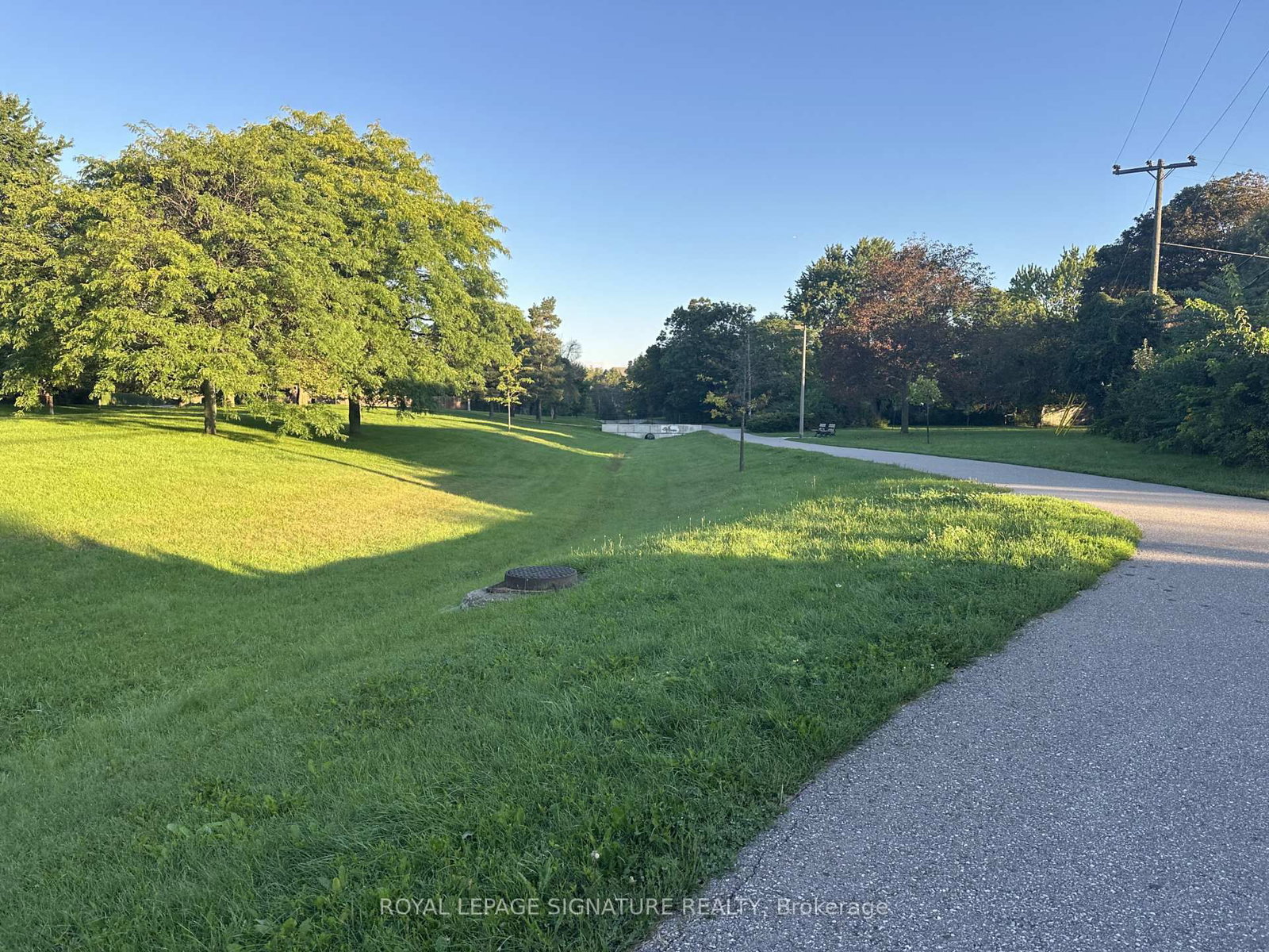73 Castlegrove Boulevard • Toronto, ON photo 17