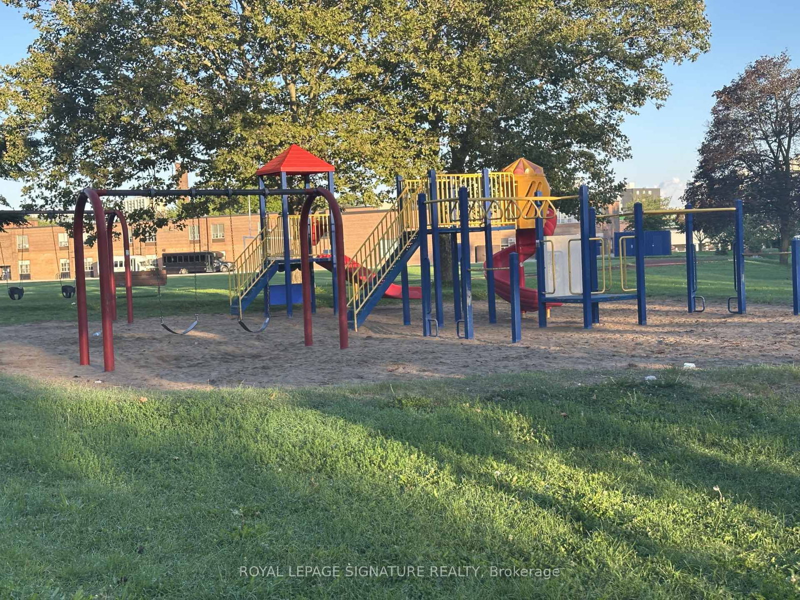 73 Castlegrove Boulevard • Toronto, ON photo 18