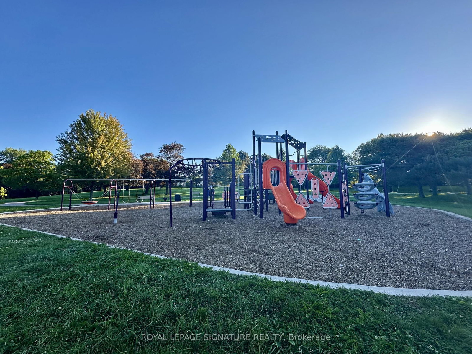 73 Castlegrove Boulevard • Toronto, ON photo 20