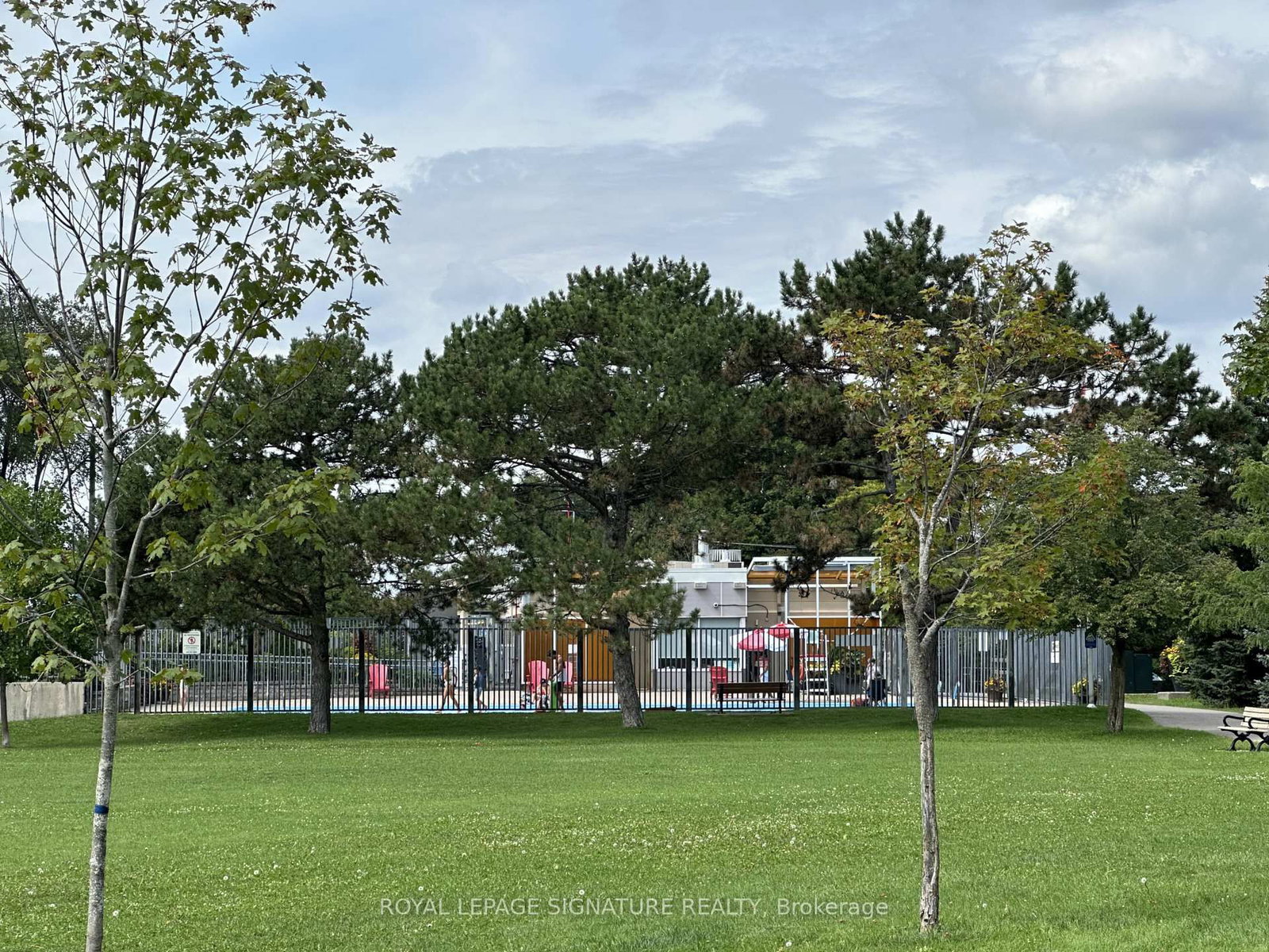 73 Castlegrove Boulevard • Toronto, ON photo 23