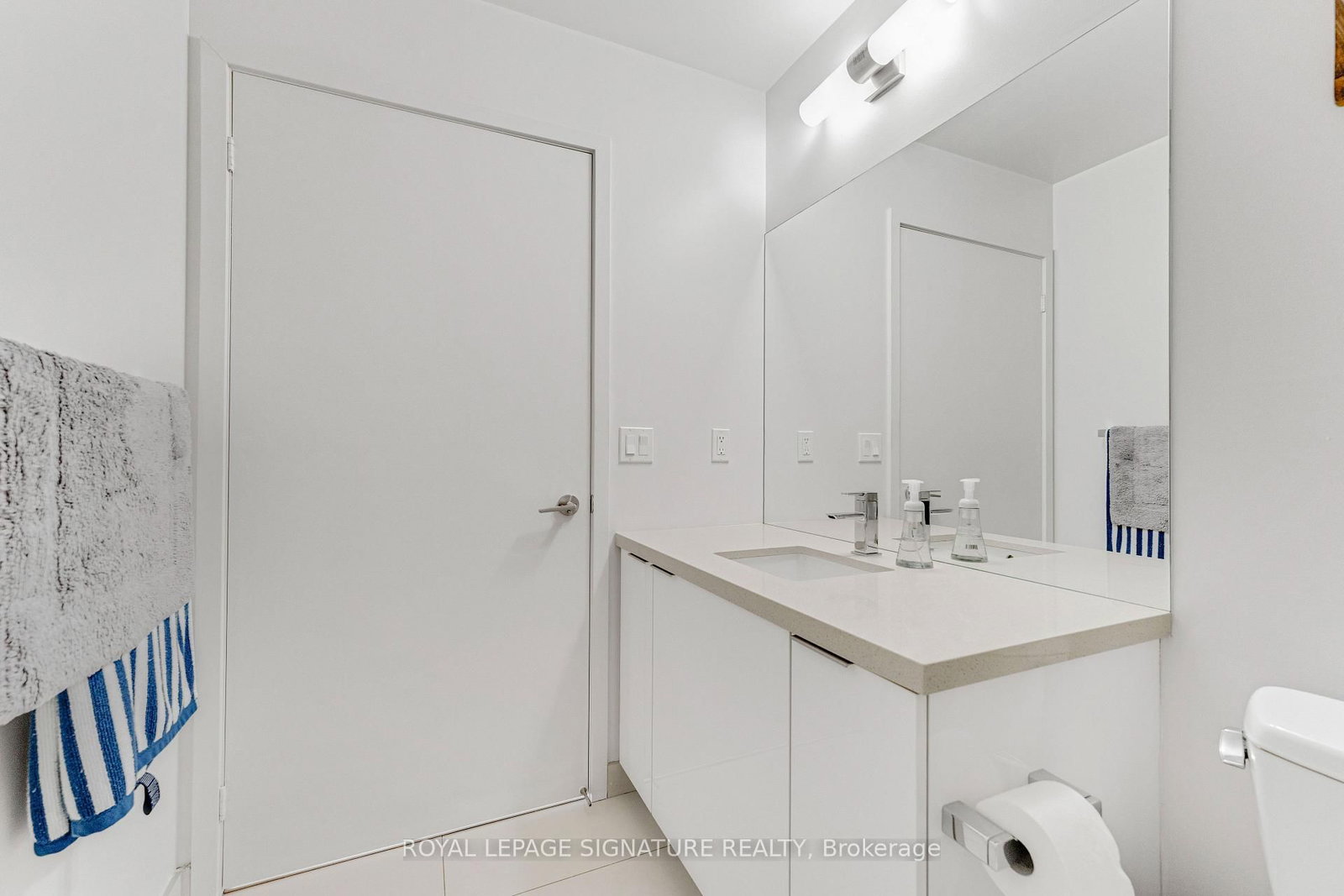 8 Eglinton Avenue E • #5009 • Toronto, ON photo 19