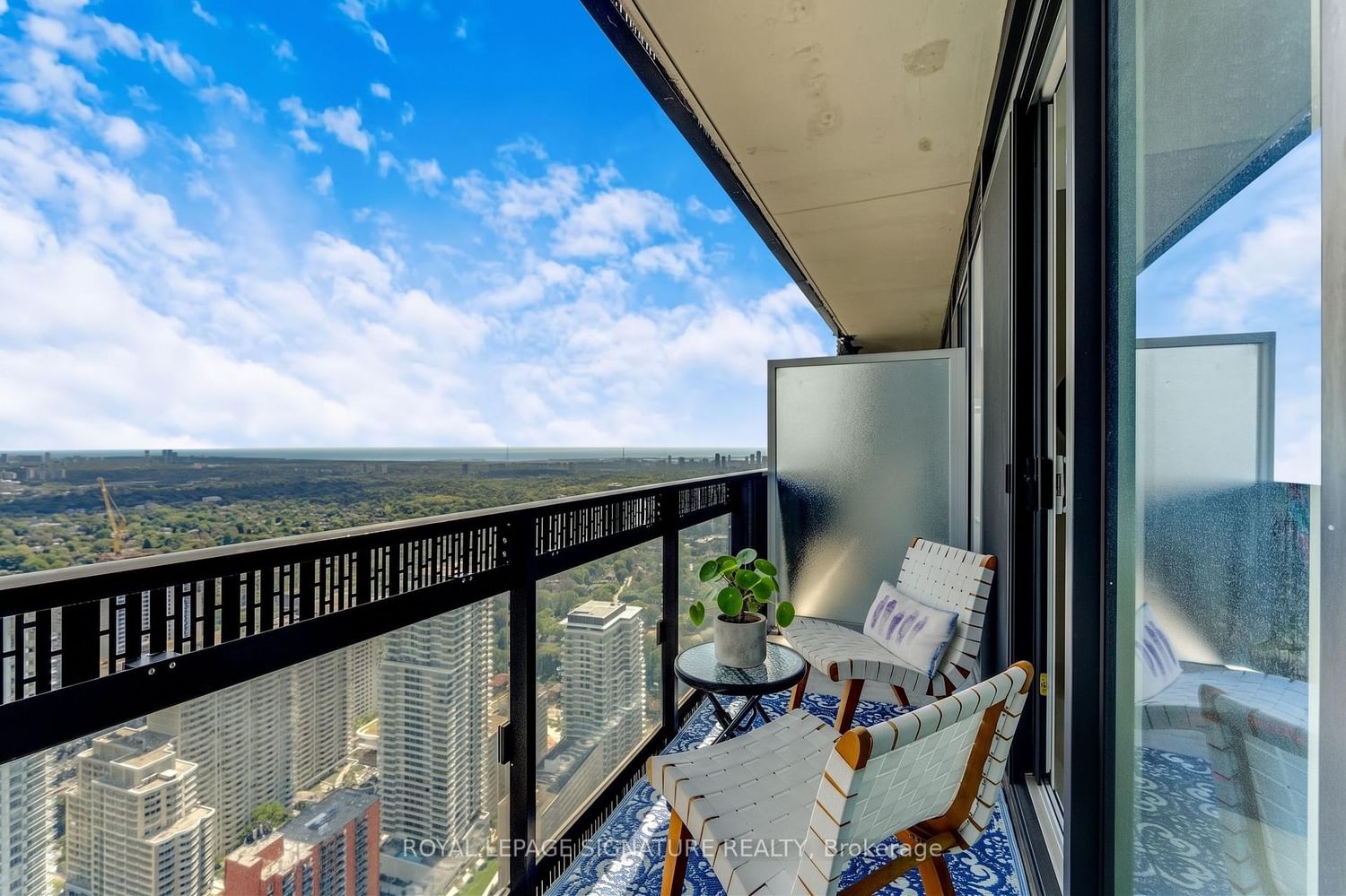 8 Eglinton Avenue E • #5009 • Toronto, ON photo 20