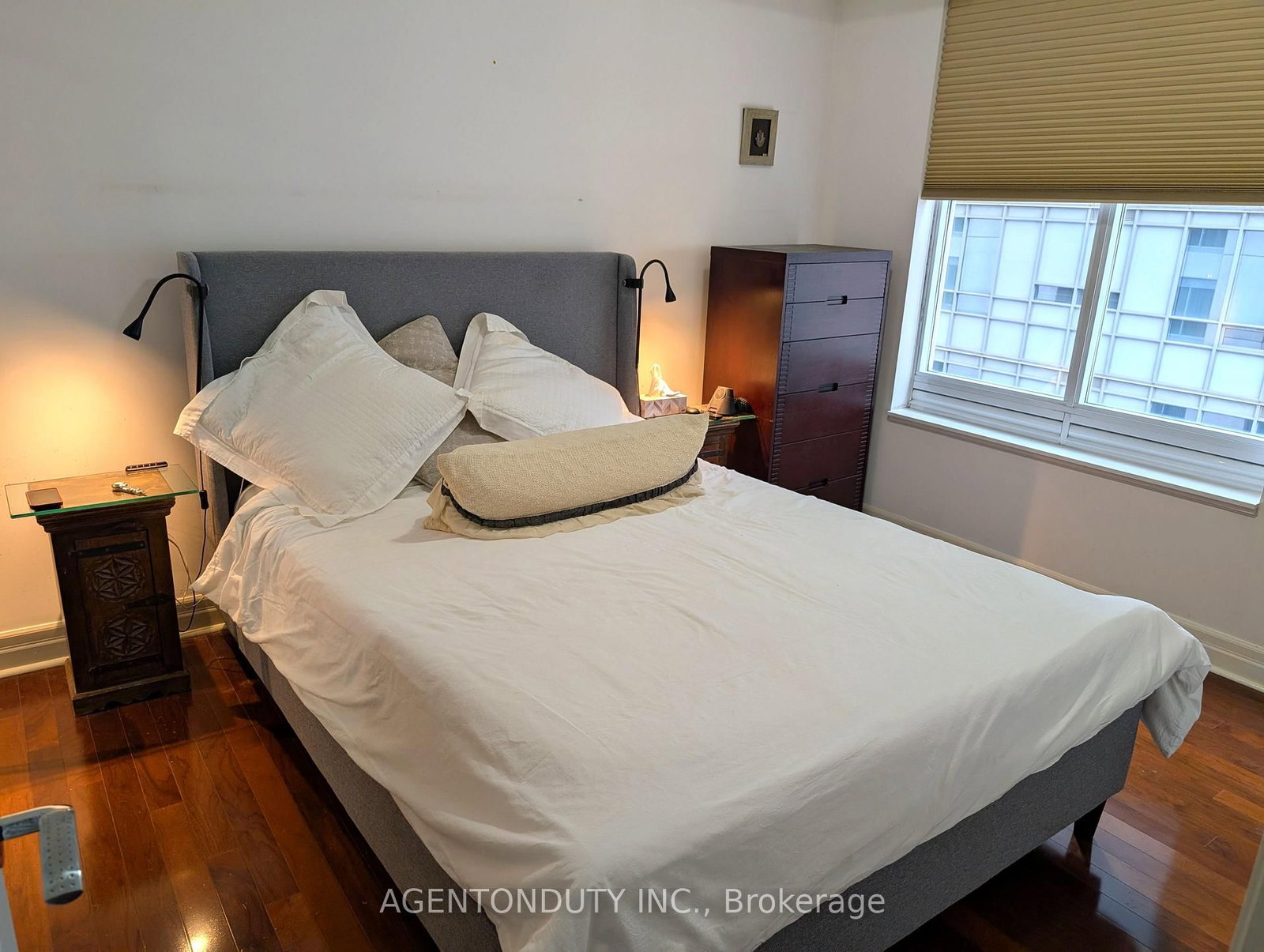 35 Balmuto Street • #1009 • Toronto, ON photo 31