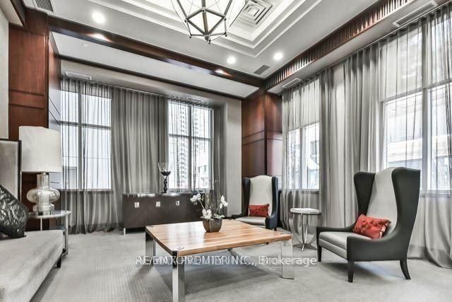 35 Balmuto Street • #1009 • Toronto, ON photo 32