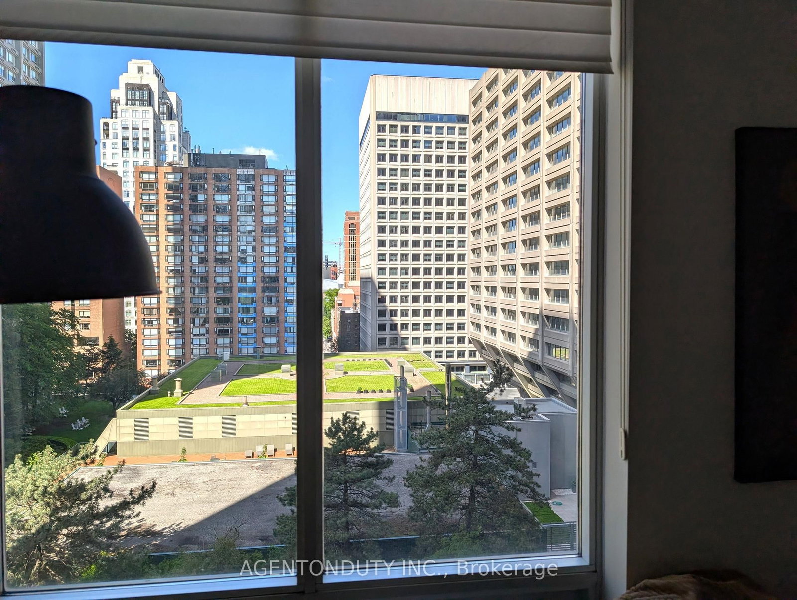 35 Balmuto Street • #1009 • Toronto, ON photo 42