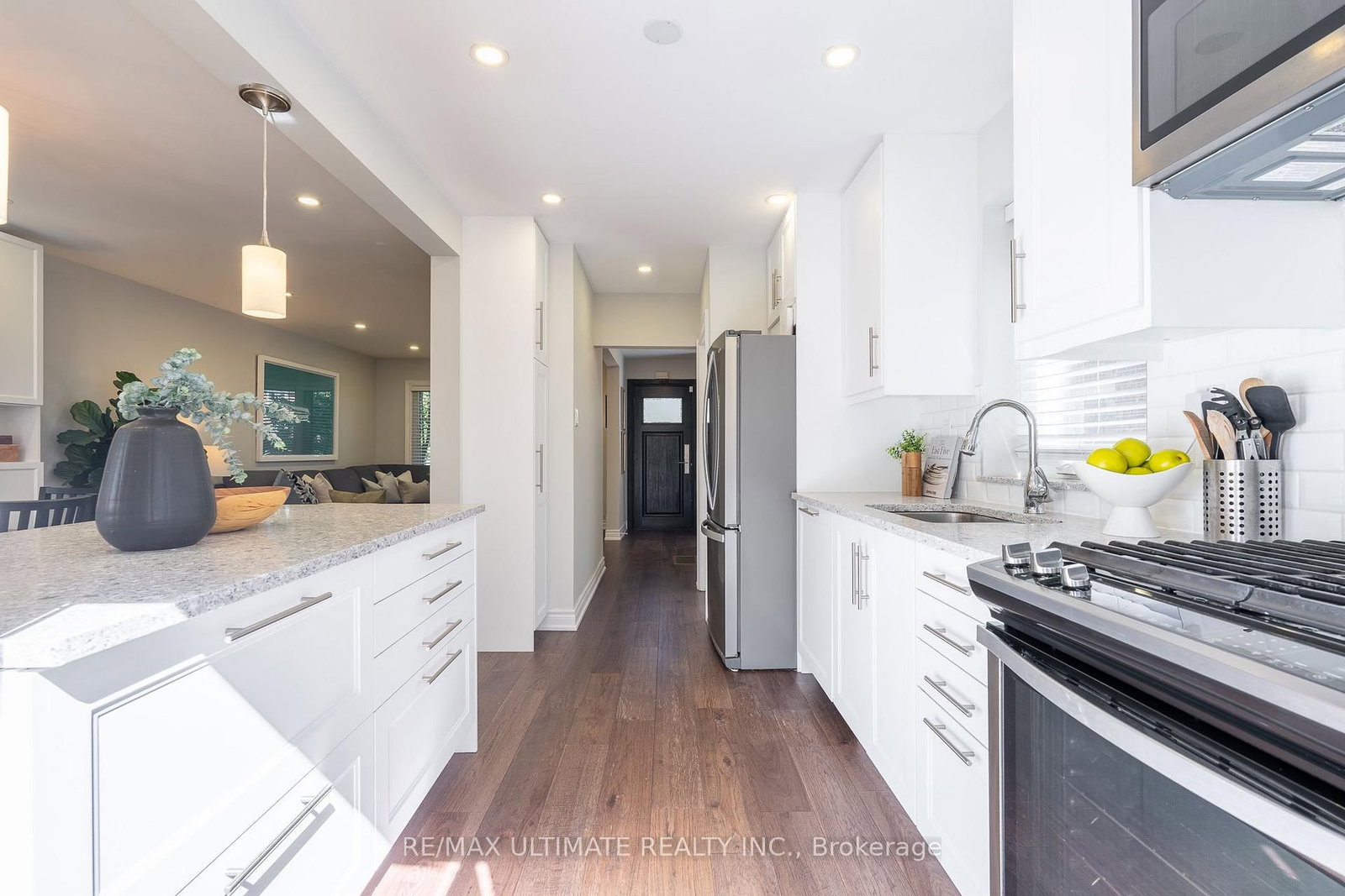 3 Thursfield Crescent • Toronto, ON photo 12