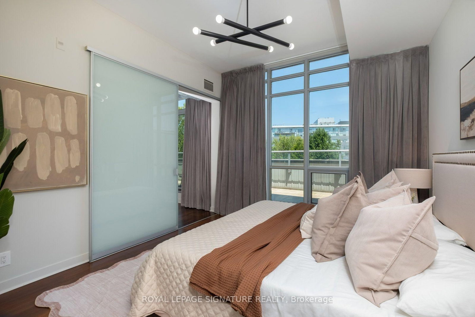 52 Sumach Street • #402 • Toronto, ON photo 18