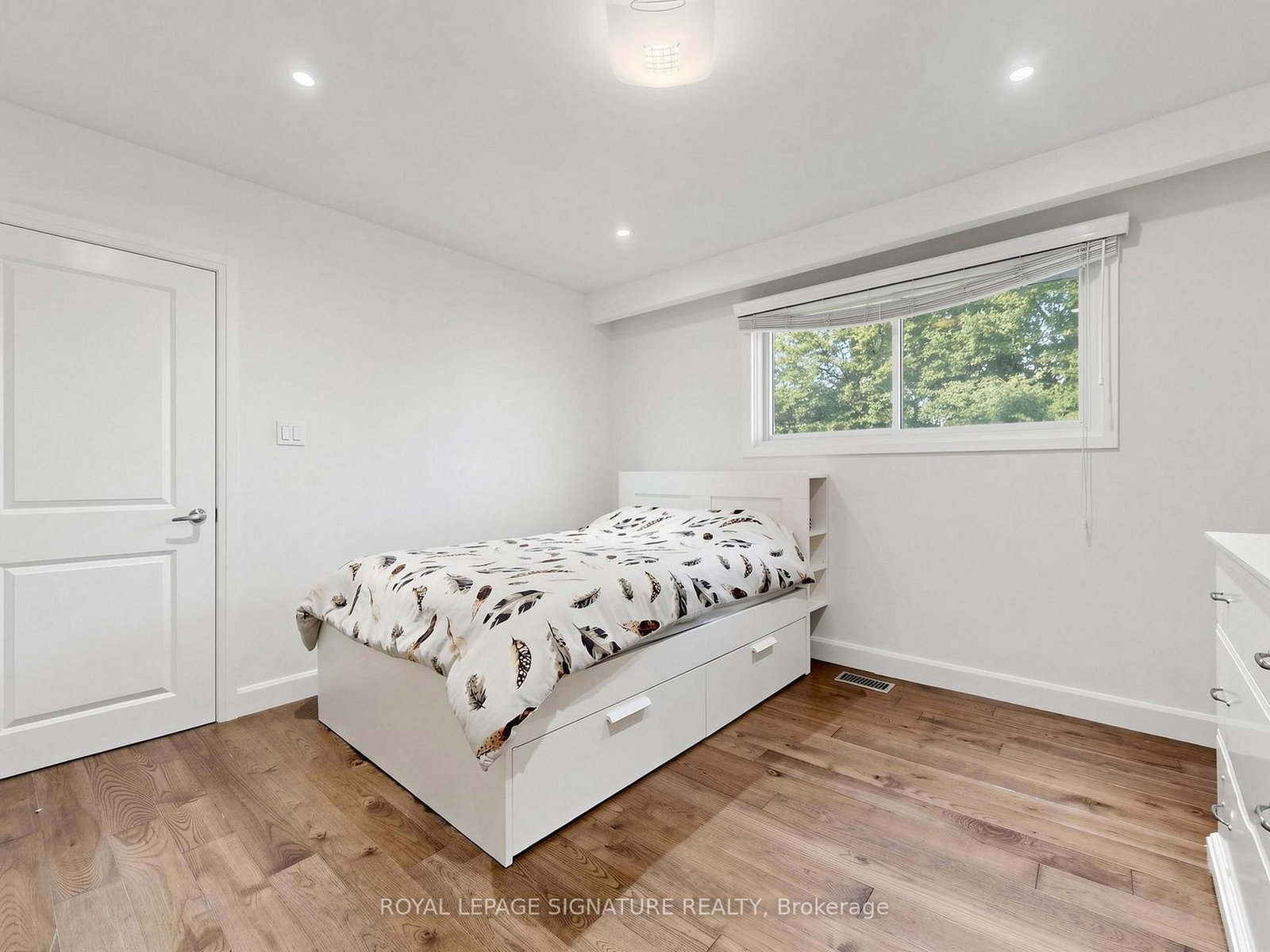 31 Tollerton Avenue • Toronto, ON photo 17