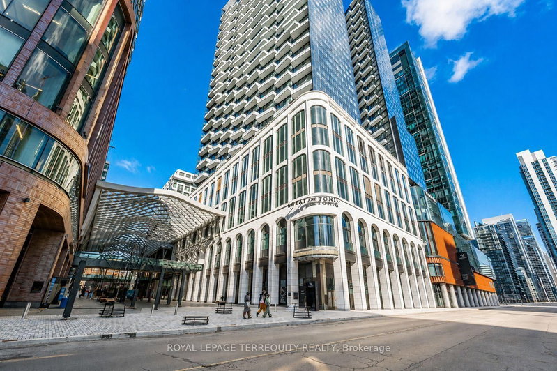 1112 - 470 Front Street W