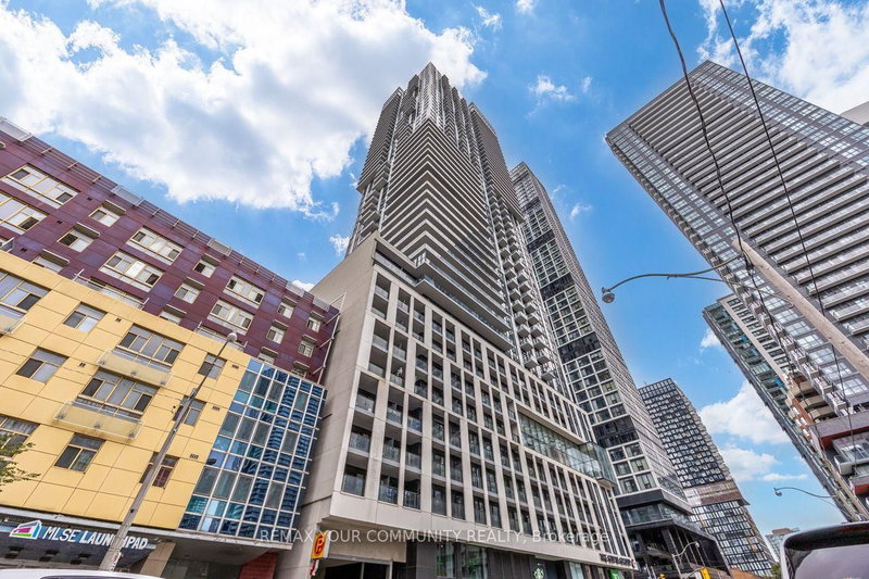 938 - 251 Jarvis Street