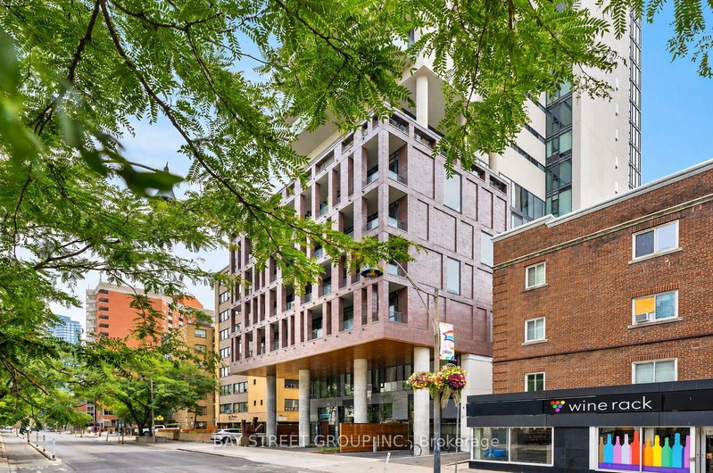 407 - 81 Wellesley Street E
