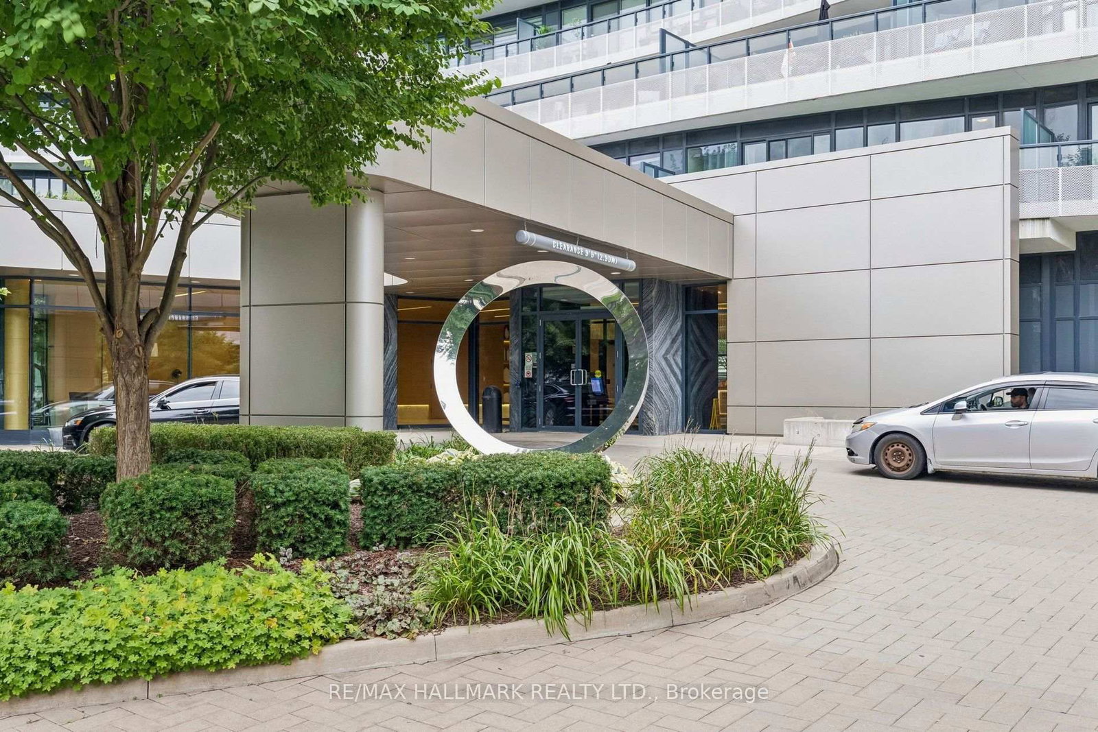 99 The Donway W • #924 • Toronto, ON photo 26