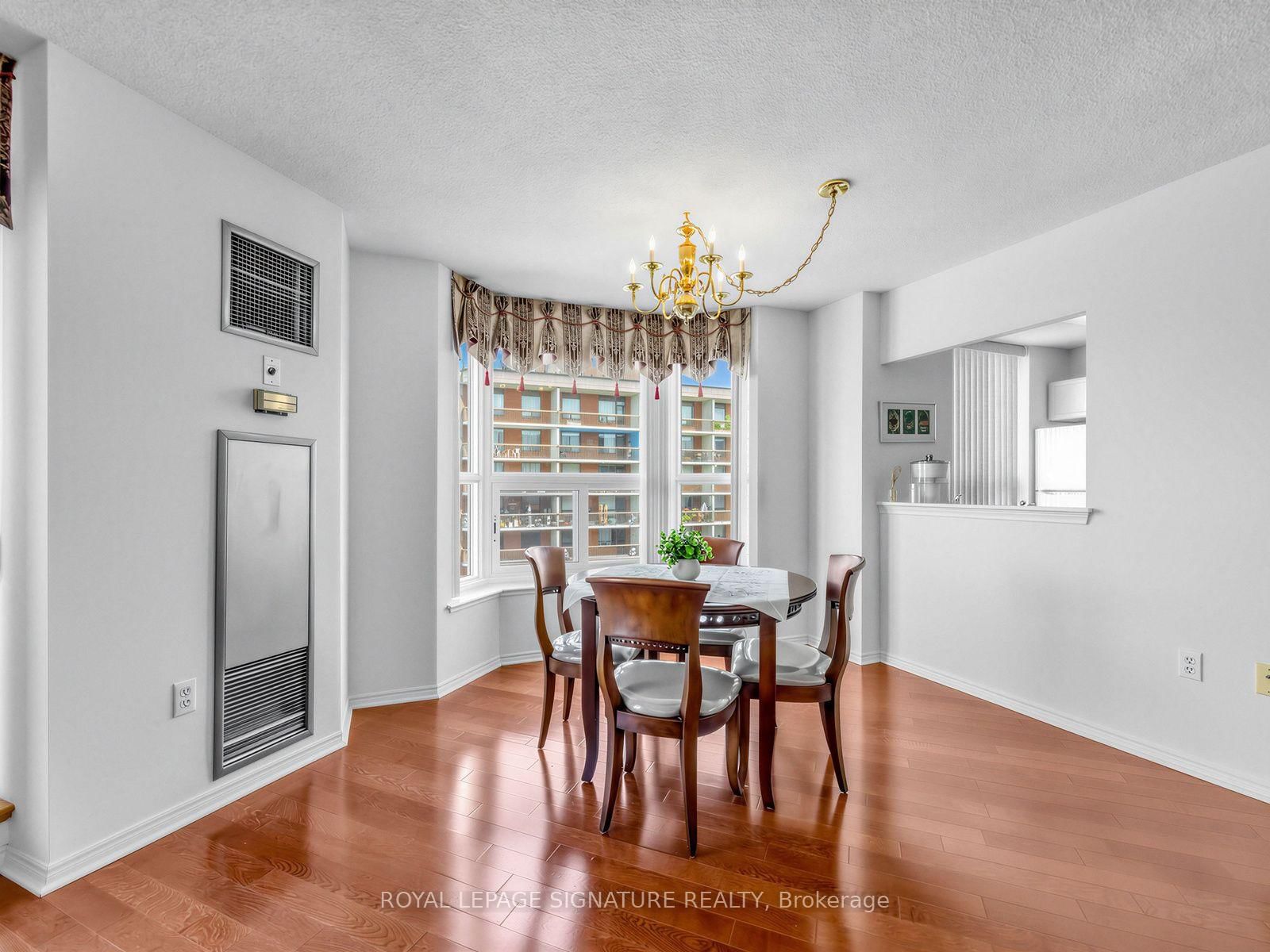 11 Thorncliffe Park Drive • #807 • Toronto, ON photo 13