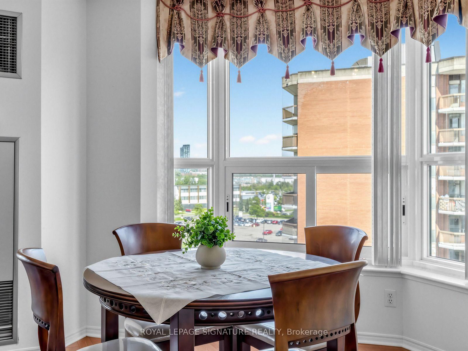 11 Thorncliffe Park Drive • #807 • Toronto, ON photo 16