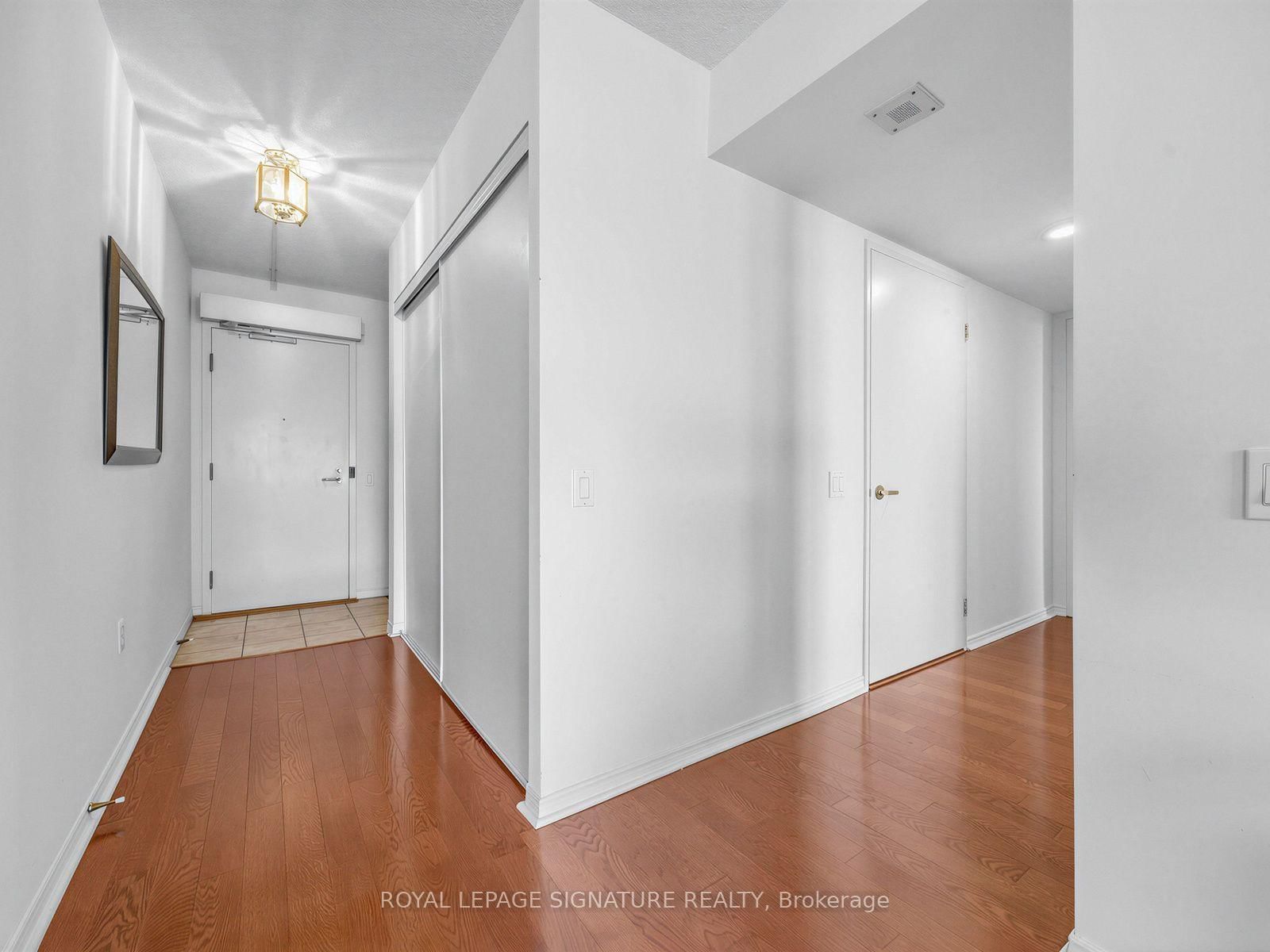 11 Thorncliffe Park Drive • #807 • Toronto, ON photo 22