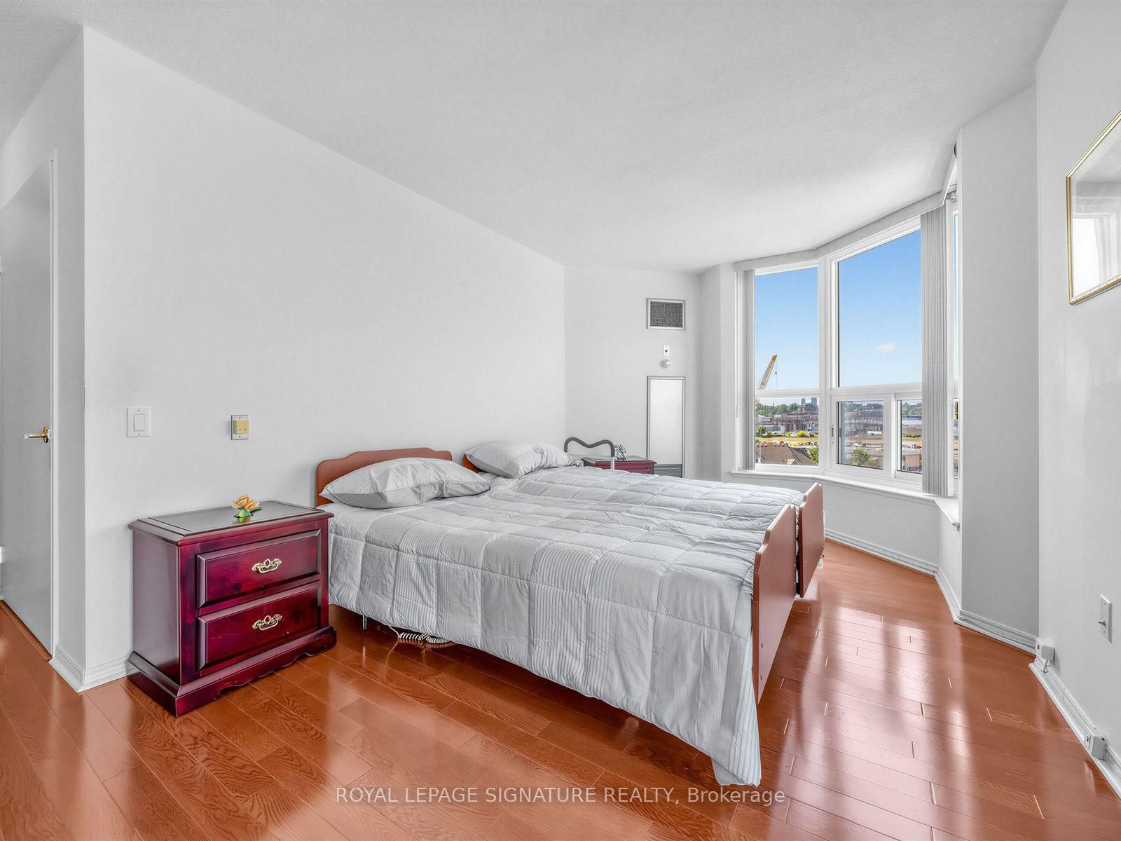 11 Thorncliffe Park Drive • #807 • Toronto, ON photo 26