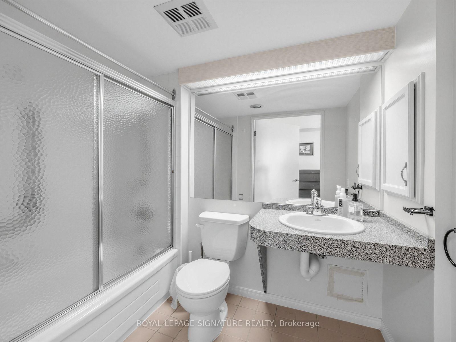 11 Thorncliffe Park Drive • #807 • Toronto, ON photo 28