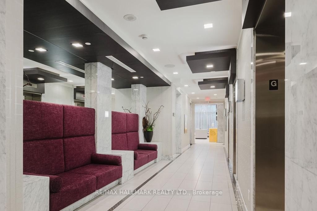 18 Graydon Hall Drive • #1803 • Toronto, ON photo 12