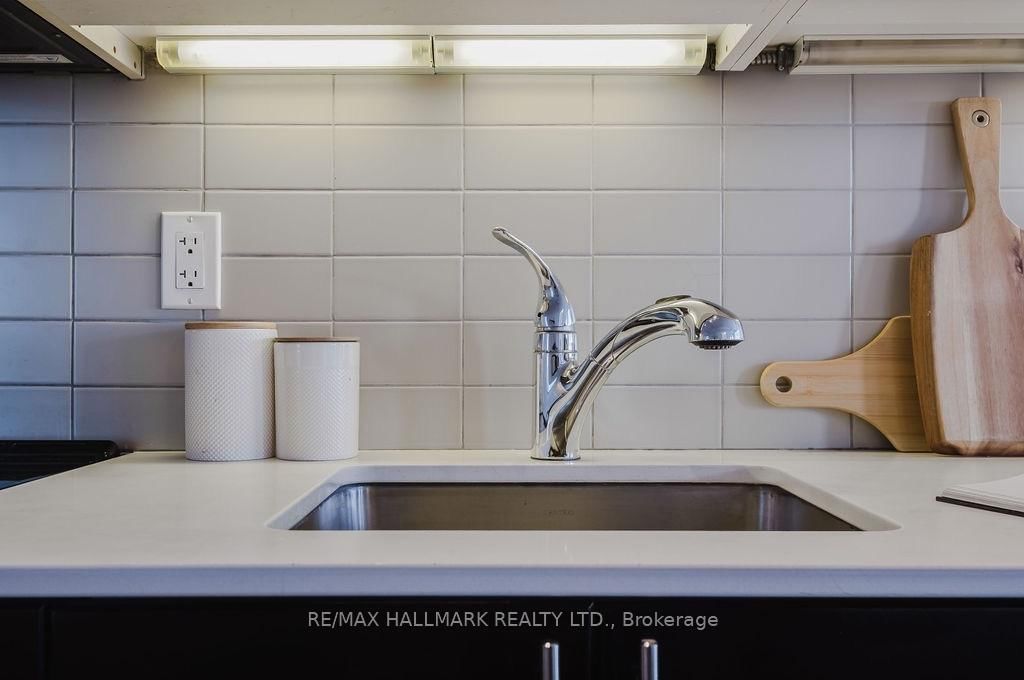 18 Graydon Hall Drive • #1803 • Toronto, ON photo 33