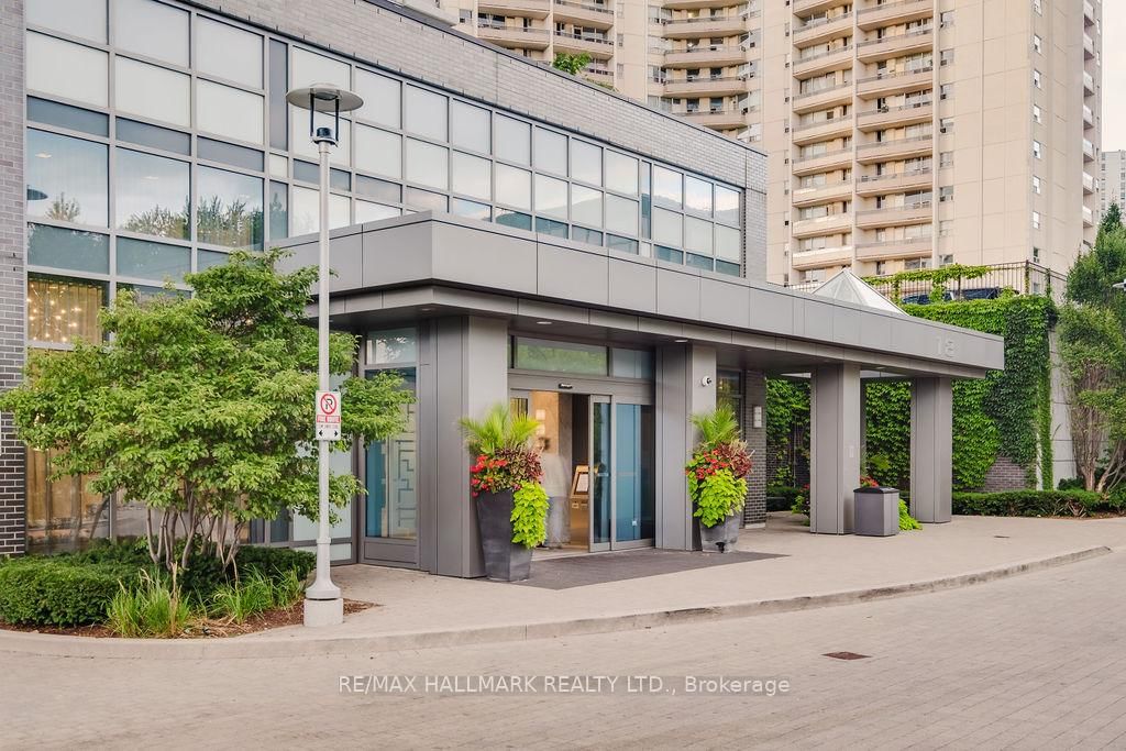 18 Graydon Hall Drive • #1803 • Toronto, ON photo 8