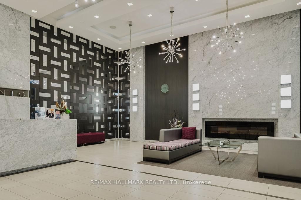 18 Graydon Hall Drive • #1803 • Toronto, ON photo 10