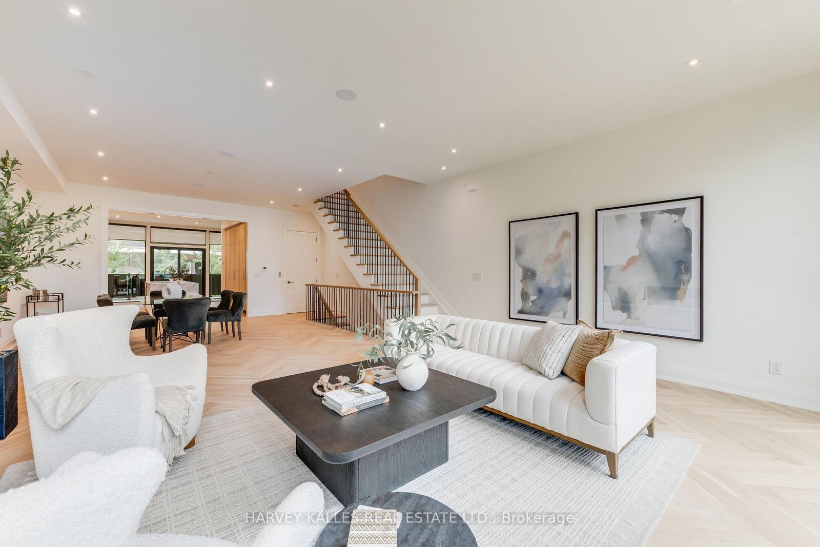 32 Evergreen Gardens • Toronto, ON photo 10
