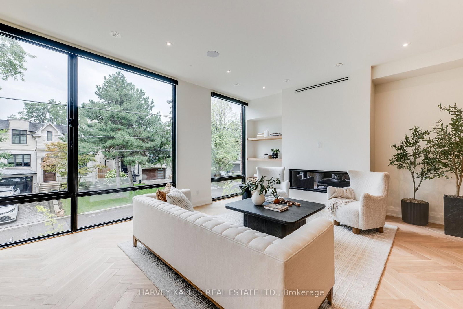 32 Evergreen Gardens • Toronto, ON photo 12