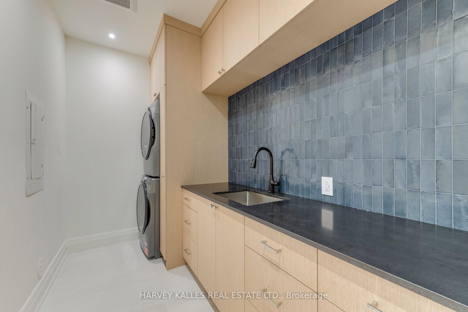 32 Evergreen Gardens • Toronto, ON photo 31