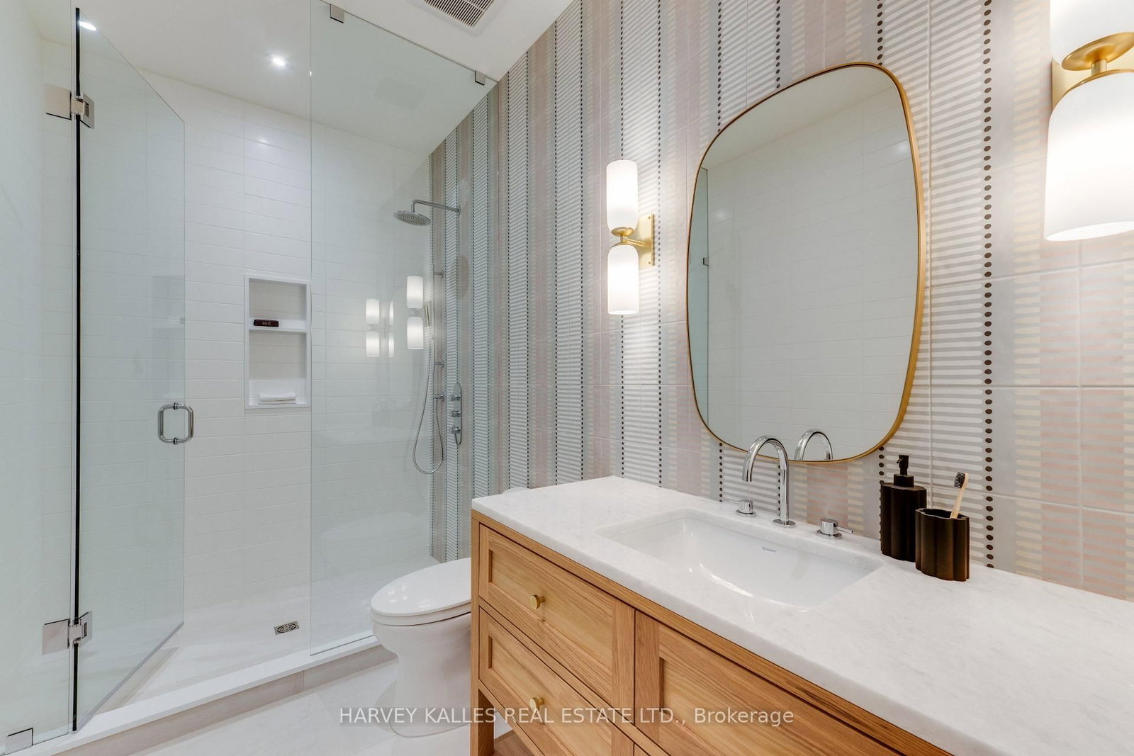32 Evergreen Gardens • Toronto, ON photo 32