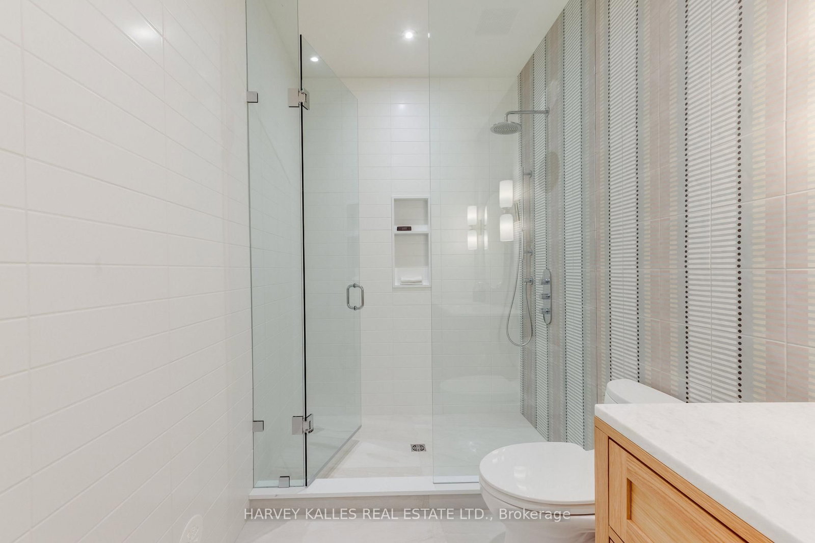 32 Evergreen Gardens • Toronto, ON photo 33