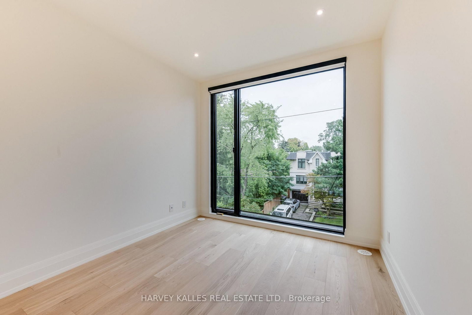 32 Evergreen Gardens • Toronto, ON photo 38