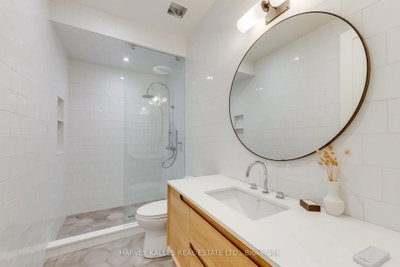 32 Evergreen Gardens • Toronto, ON photo 7