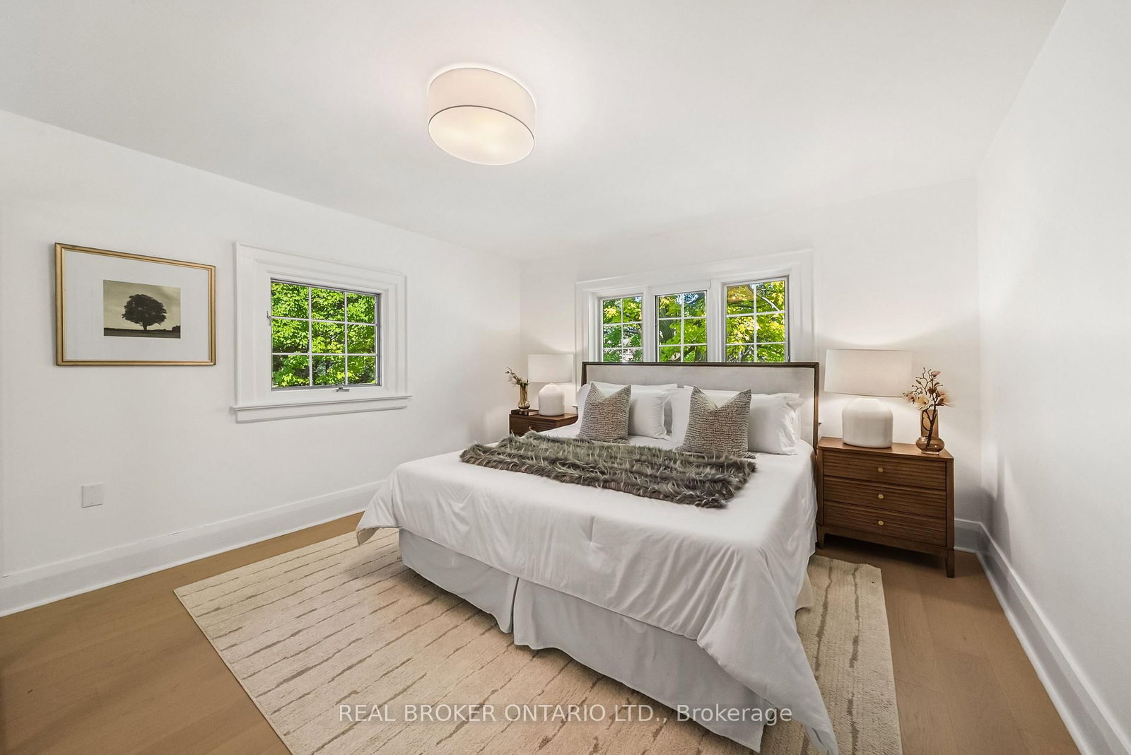 69 Chaplin Crescent • Toronto, ON photo 24