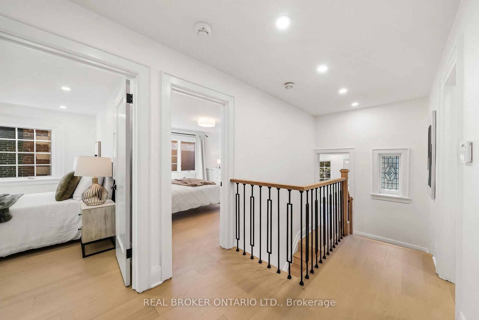 69 Chaplin Crescent • Toronto, ON photo 27