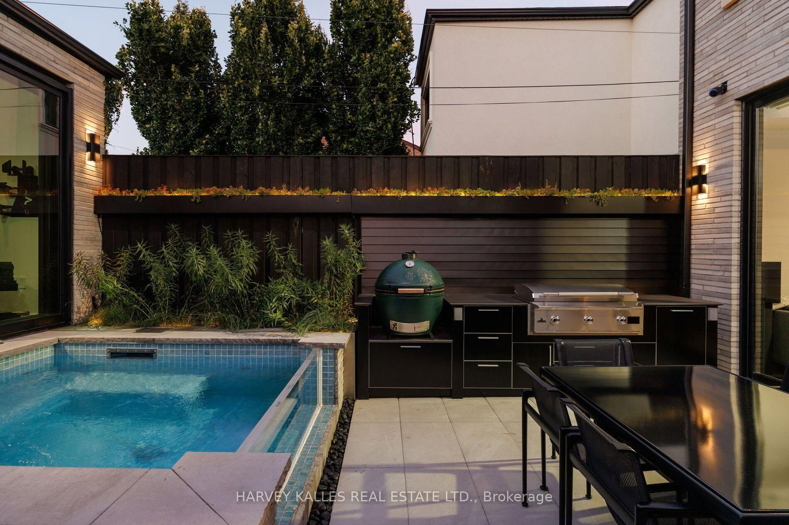 22 Foxley Street • Toronto, ON photo 16