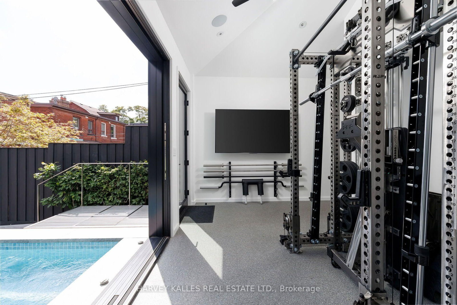 22 Foxley Street • Toronto, ON photo 20