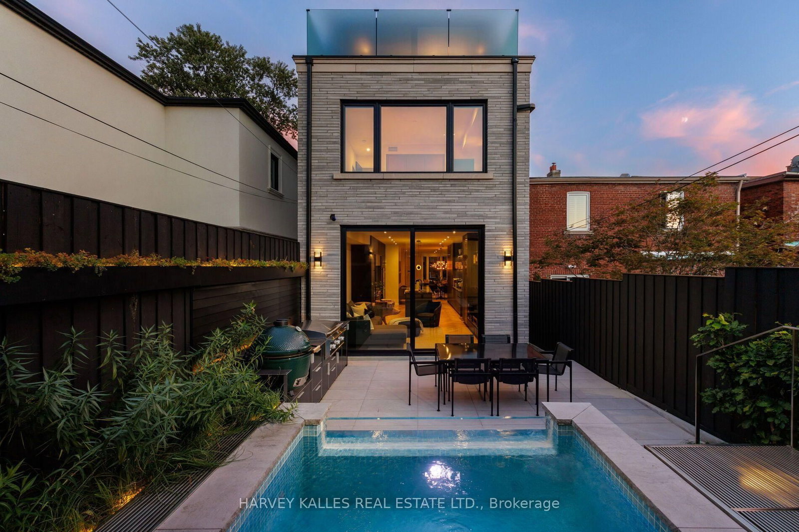 22 Foxley Street • Toronto, ON photo 25