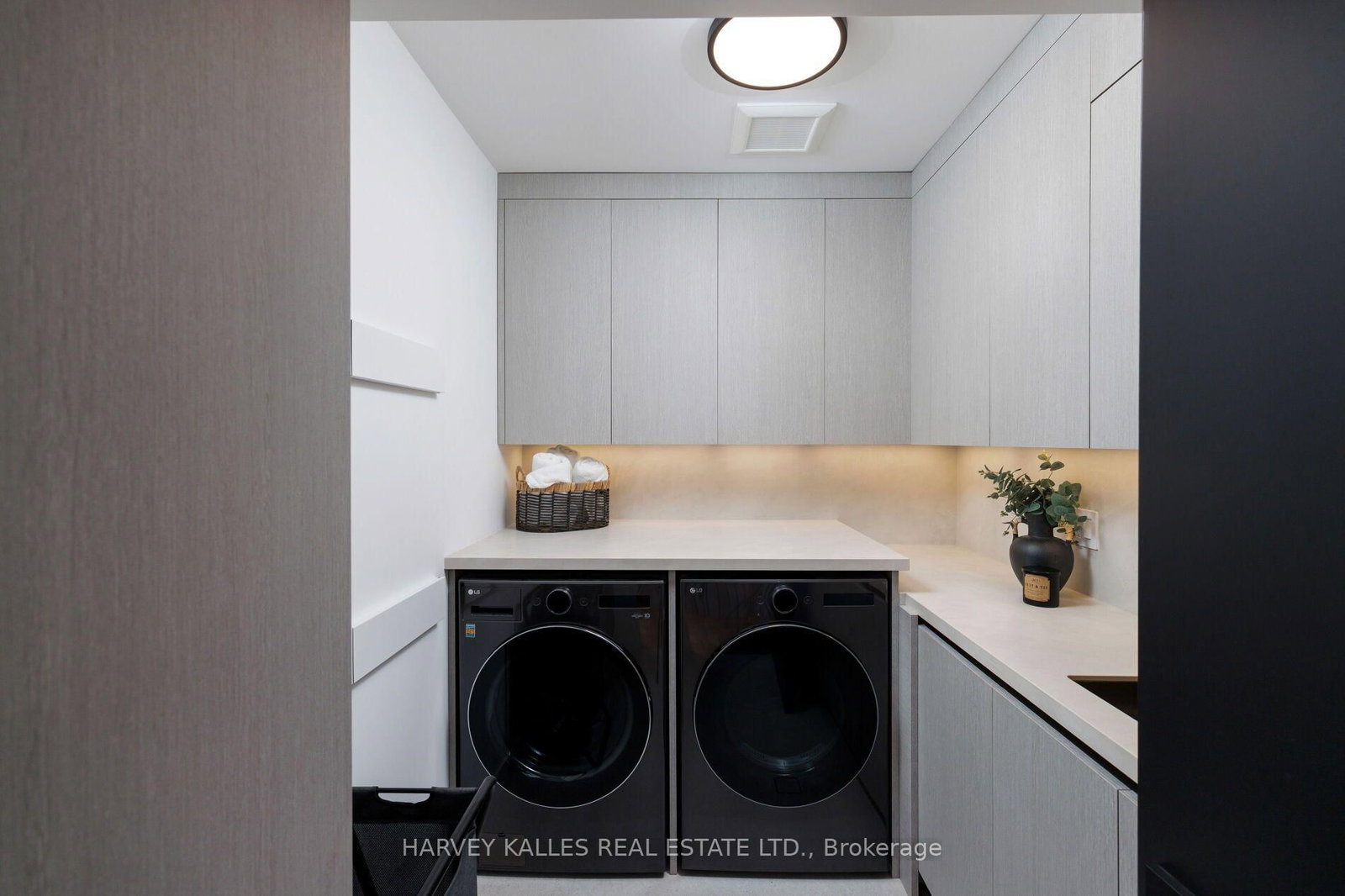 22 Foxley Street • Toronto, ON photo 26