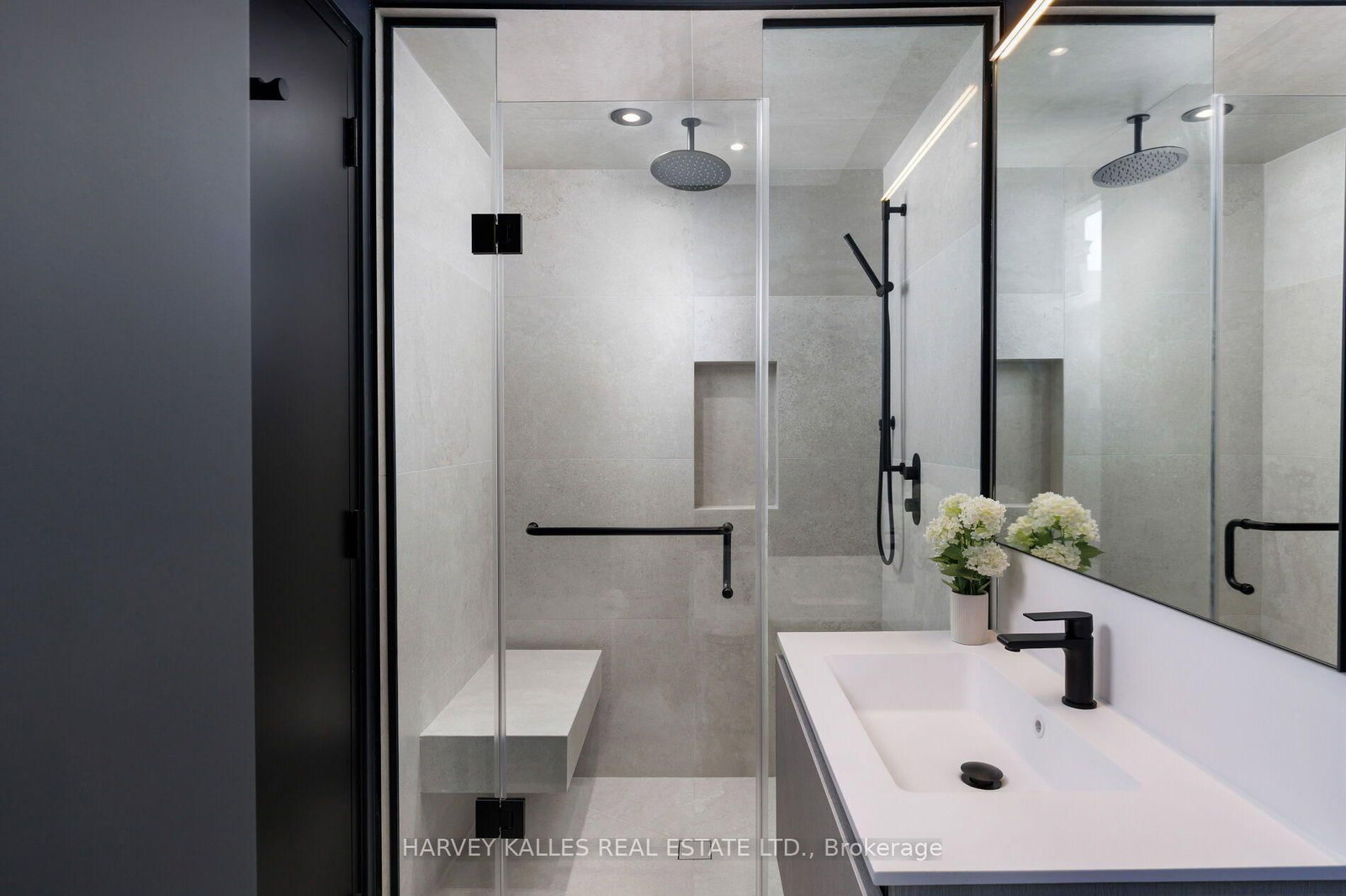 22 Foxley Street • Toronto, ON photo 31