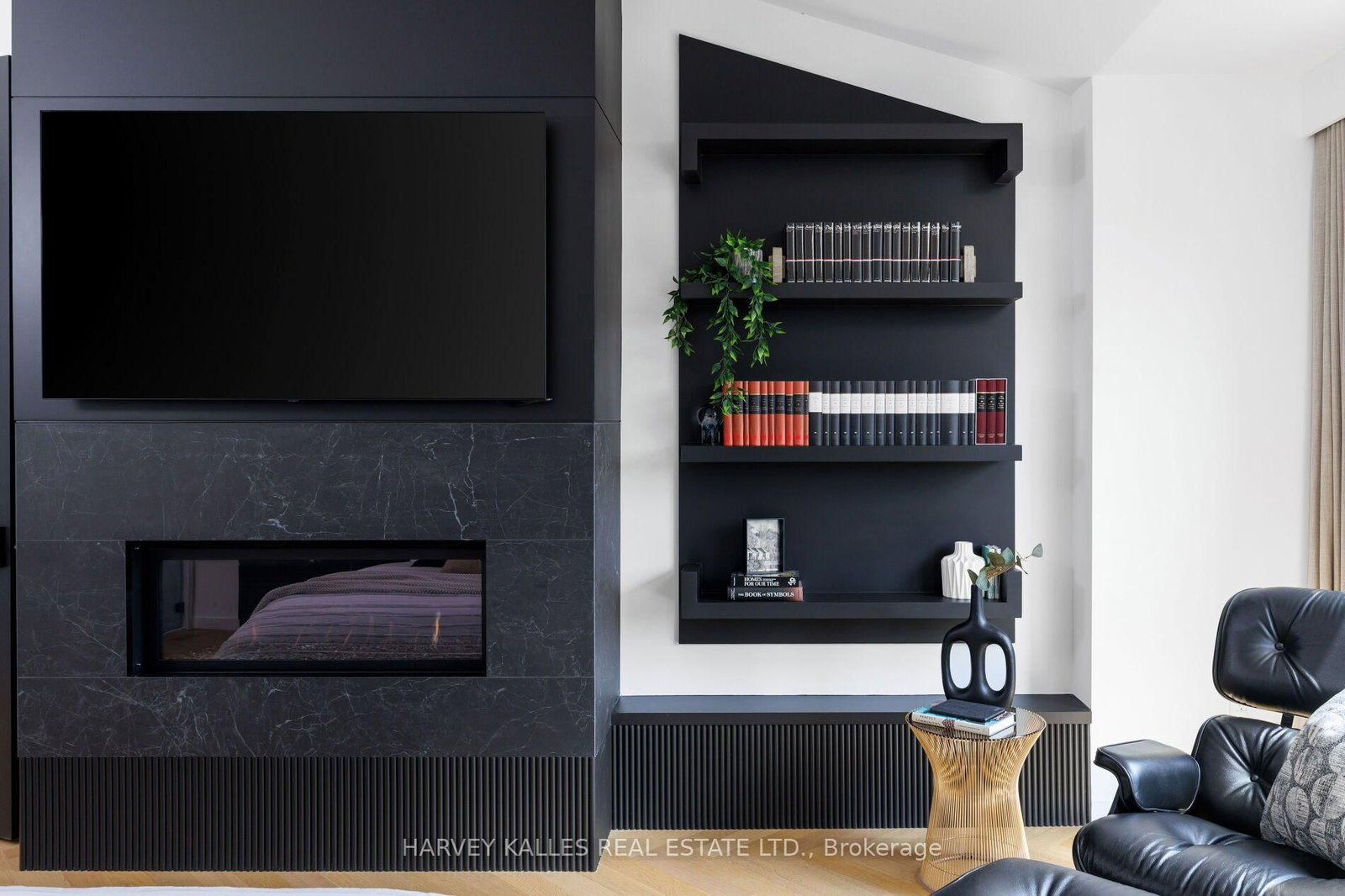 22 Foxley Street • Toronto, ON photo 37