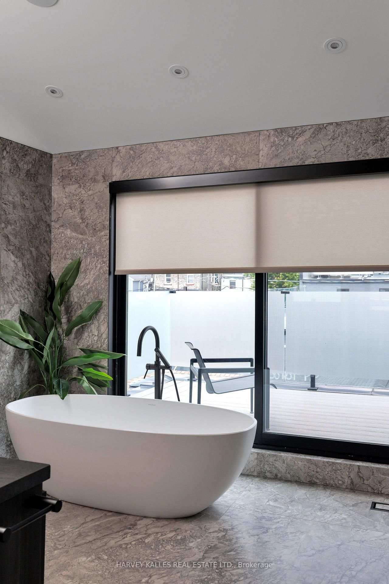 22 Foxley Street • Toronto, ON photo 41