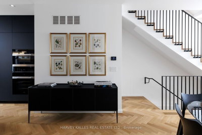 22 Foxley Street • Toronto, ON photo 9