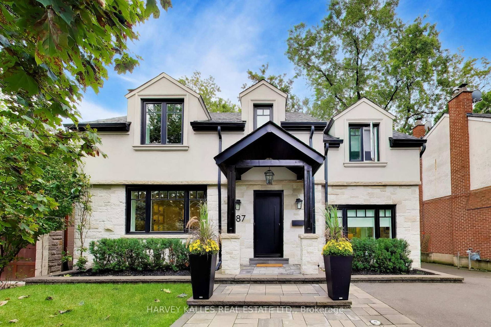 Property at 287 Yonge