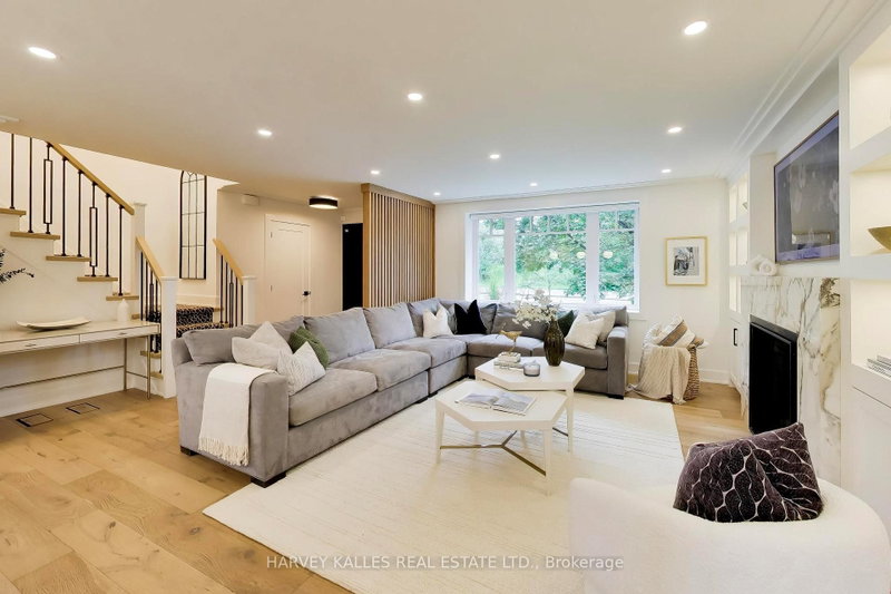 287 Yonge Boulevard