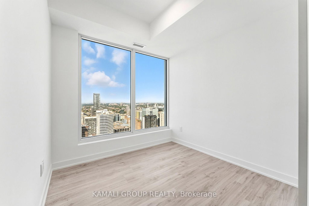 4115 - 252 Church Street 5