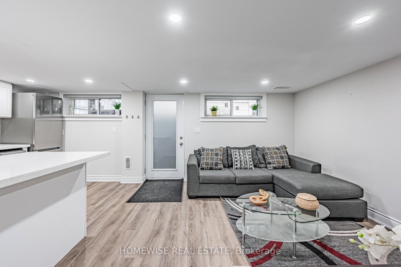 Lower - 68 Fairleigh Crescent