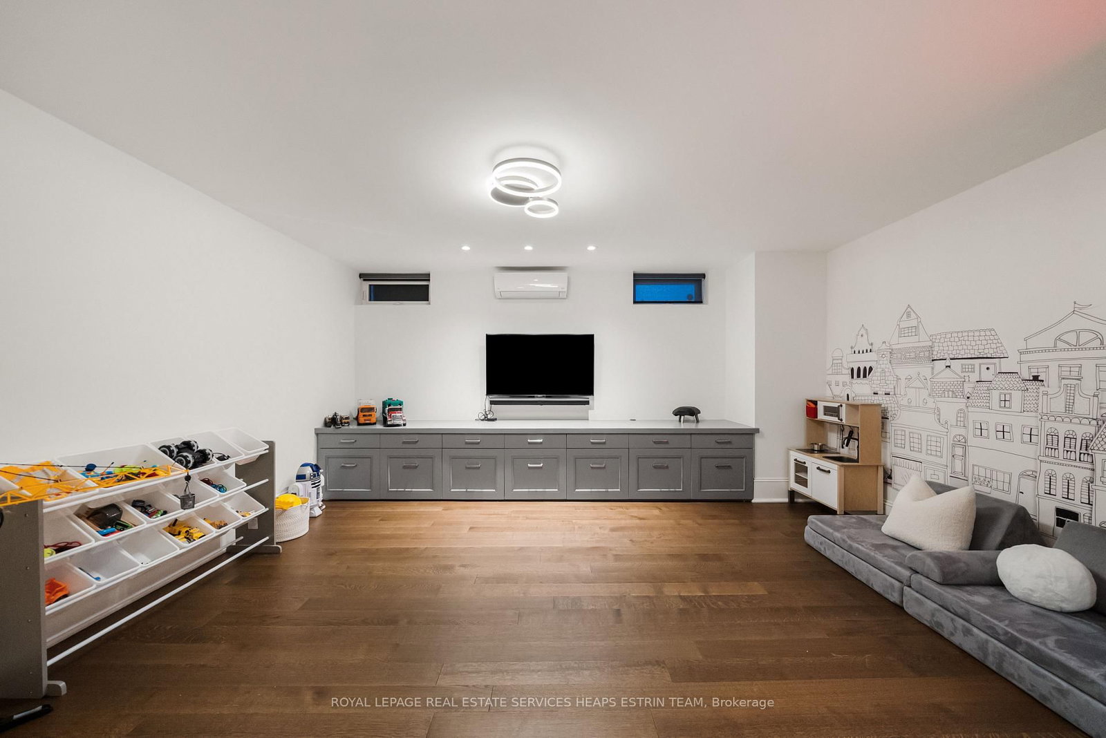 150 Douglas Drive • Toronto, ON photo 33