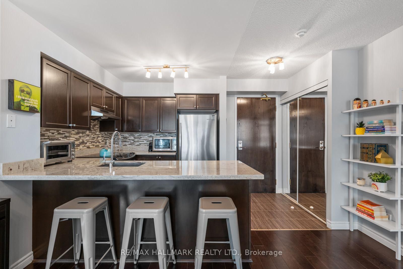 18 Spring Garden Avenue • #1609 • Toronto, ON photo 11