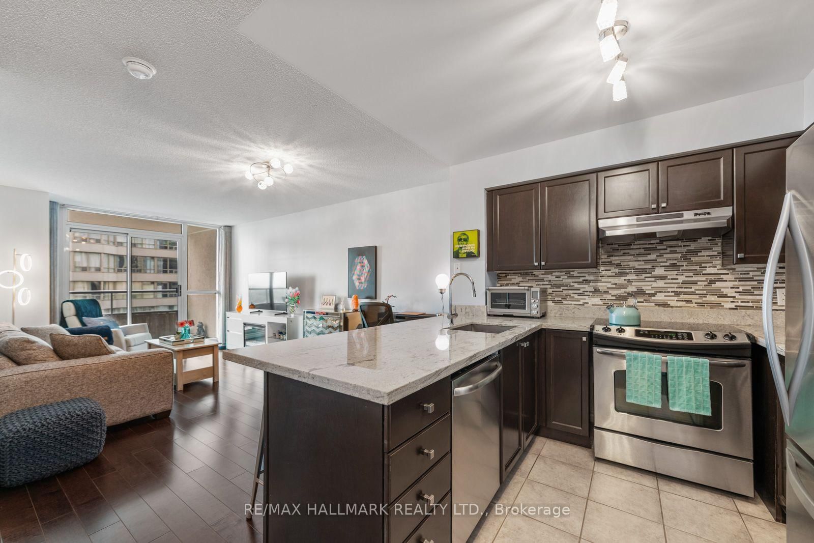 18 Spring Garden Avenue • #1609 • Toronto, ON photo 13
